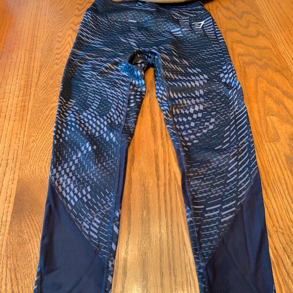 "Gymshark" leggings, M, black/gray pattern, mesh inserts, NWOT